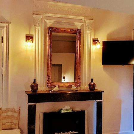 Le 4 Feuilles En.Camargue Hotel Bernis Luaran gambar
