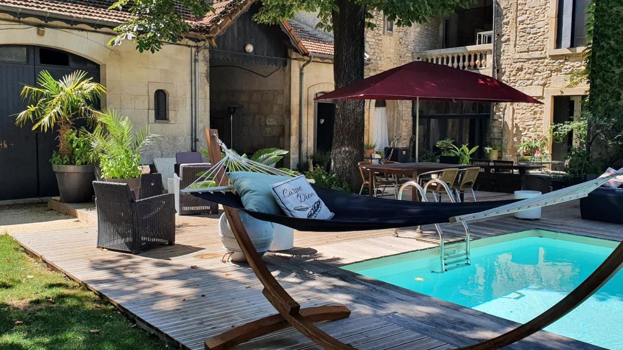 Le 4 Feuilles En.Camargue Hotel Bernis Luaran gambar