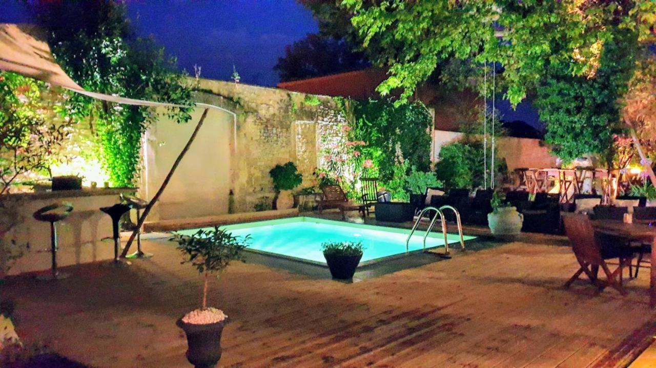 Le 4 Feuilles En.Camargue Hotel Bernis Luaran gambar