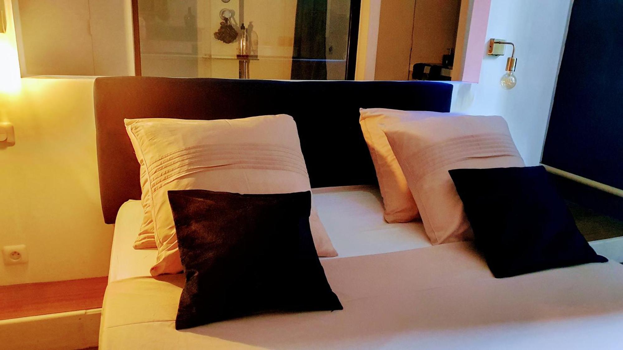 Le 4 Feuilles En.Camargue Hotel Bernis Luaran gambar