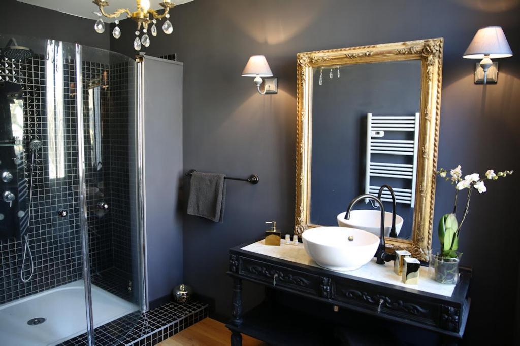 Le 4 Feuilles En.Camargue Hotel Bernis Luaran gambar